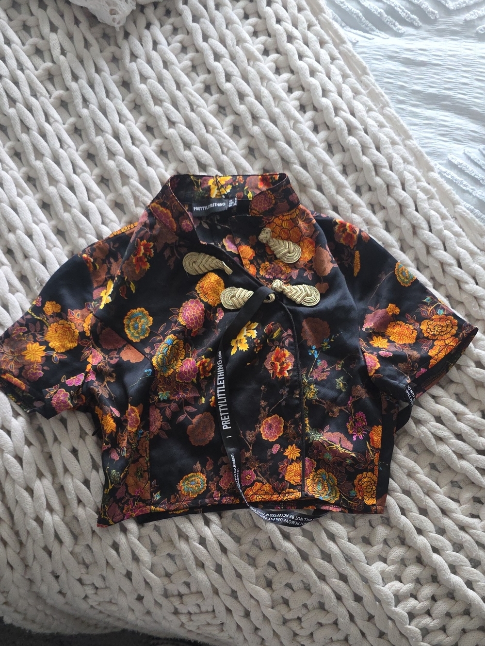 PrettyLittleThing Black Floral Satin Cropped Blazer
